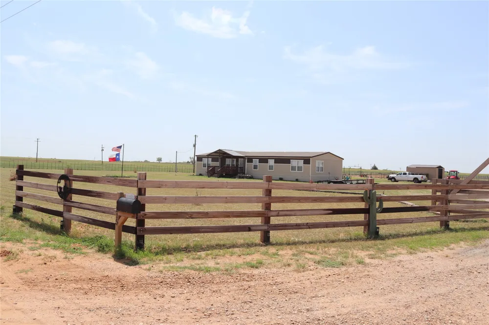 9315 CR 106 W Vernon, TX 76384