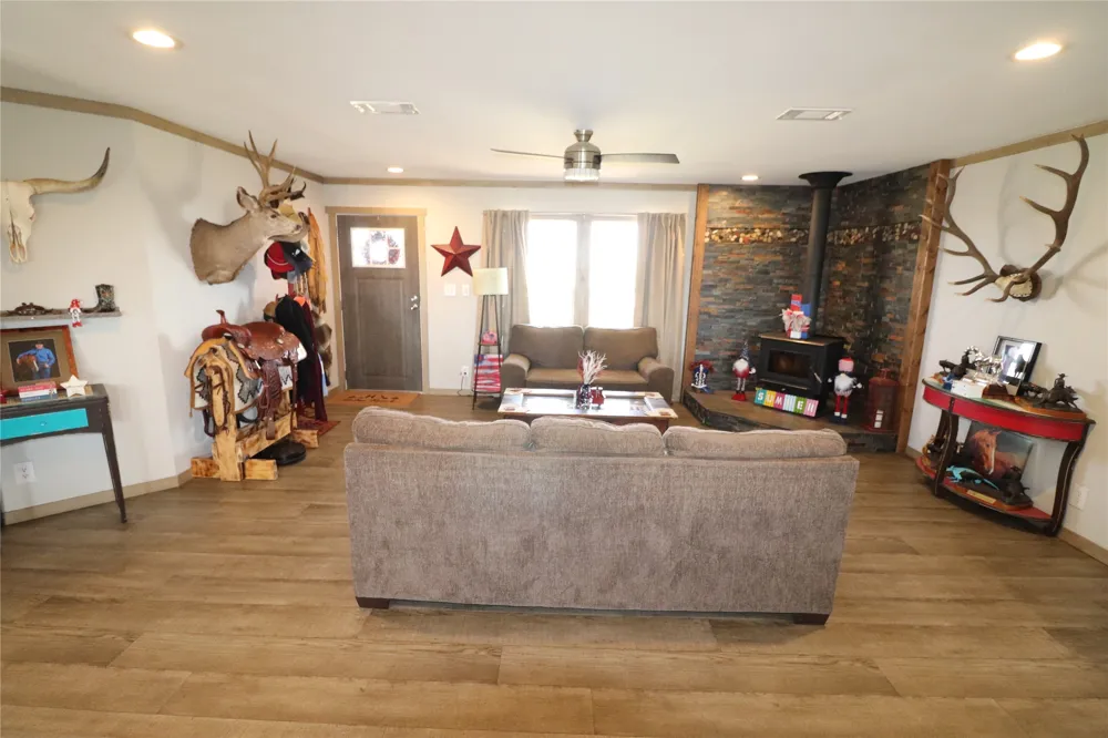 9315 CR 106 W Vernon, TX 76384