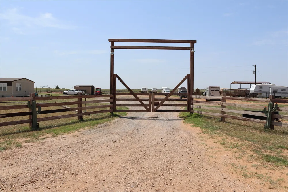 9315 CR 106 W Vernon, TX 76384