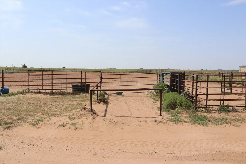 9315 CR 106 W Vernon, TX 76384