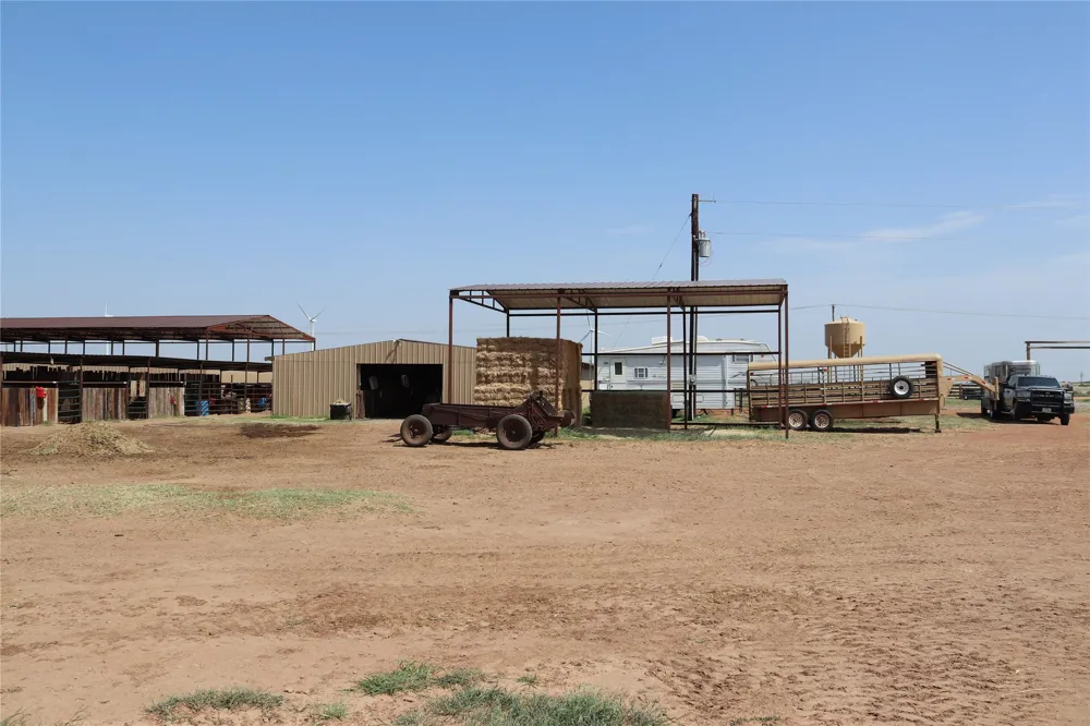 9315 CR 106 W Vernon, TX 76384