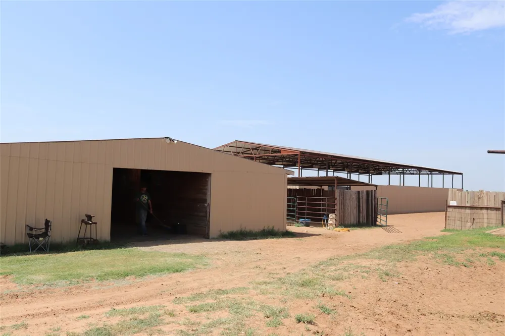 9315 CR 106 W Vernon, TX 76384