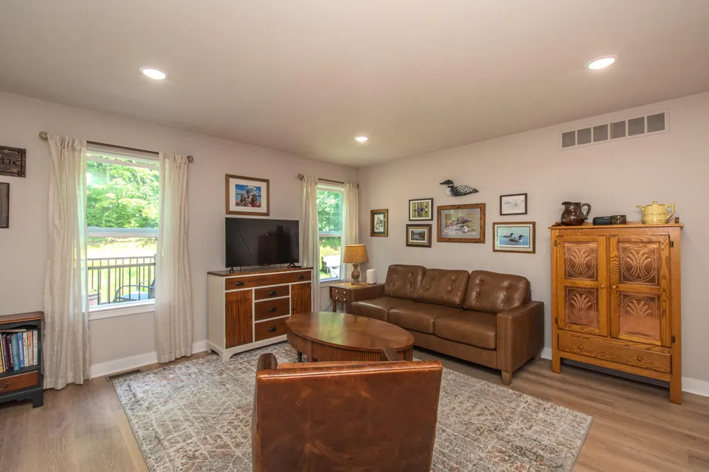 122 Parsons Lane Saline, MI 48176