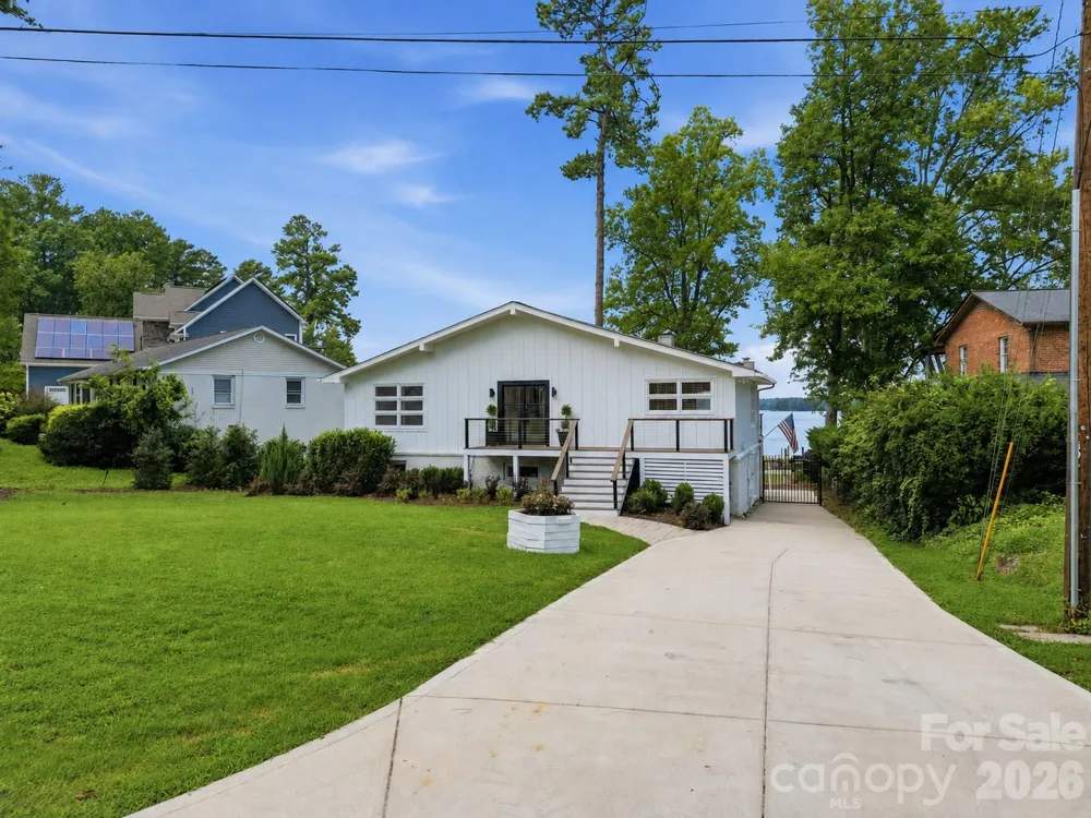 21101 Island Forest Drive Cornelius, NC 28031