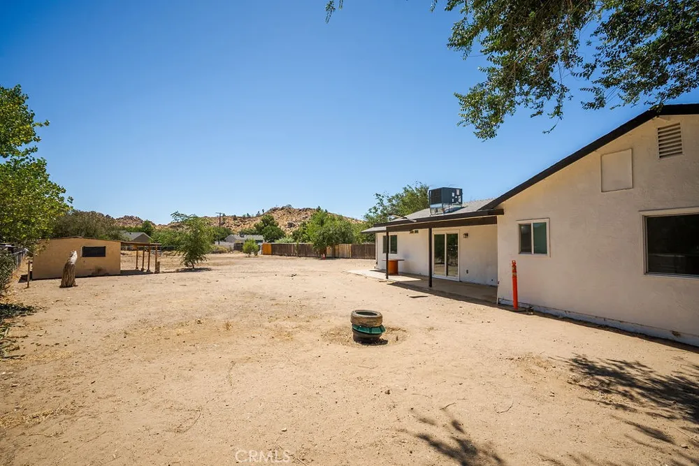 40104 166th Street E Lake Los Angeles, CA 93591