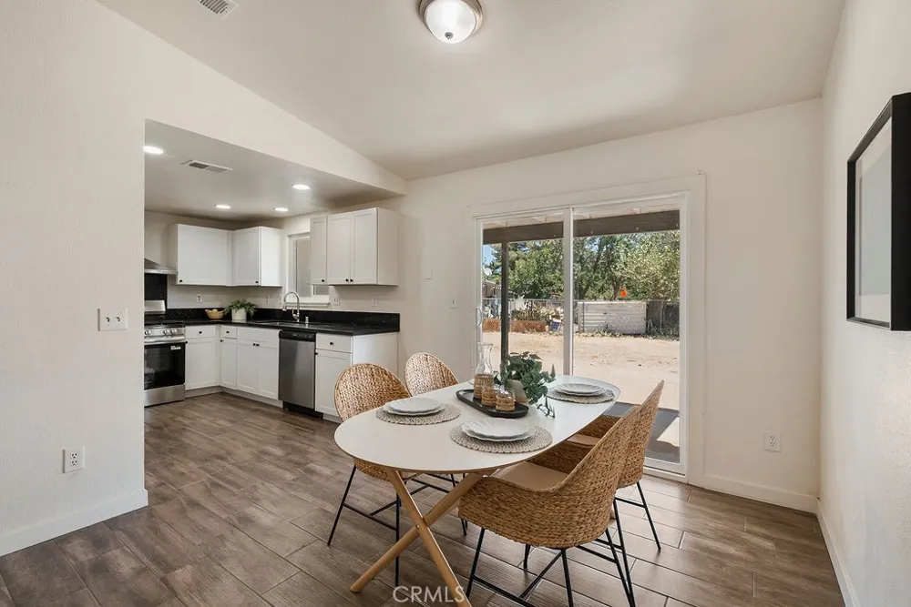 40104 166th Street E Lake Los Angeles, CA 93591