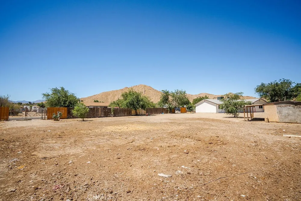 40104 166th Street E Lake Los Angeles, CA 93591