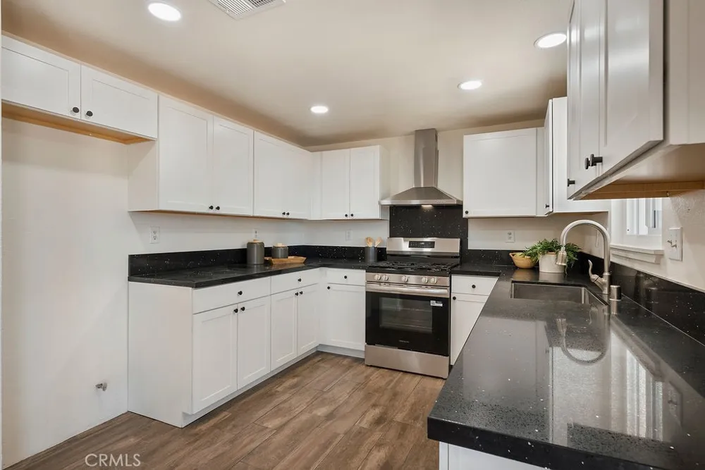 40104 166th Street E Lake Los Angeles, CA 93591