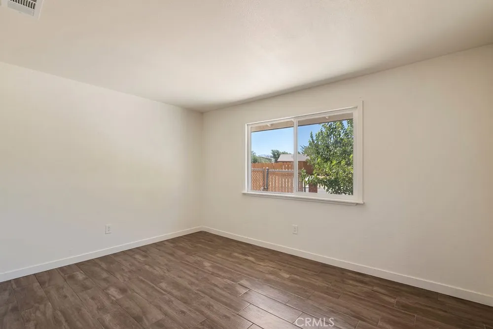 40104 166th Street E Lake Los Angeles, CA 93591