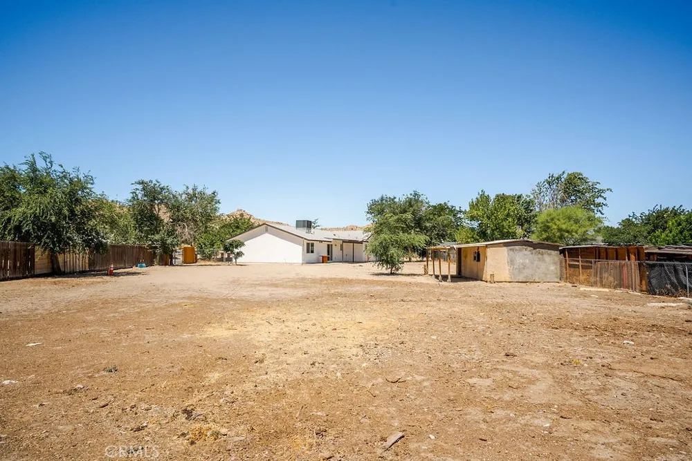 40104 166th Street E Lake Los Angeles, CA 93591