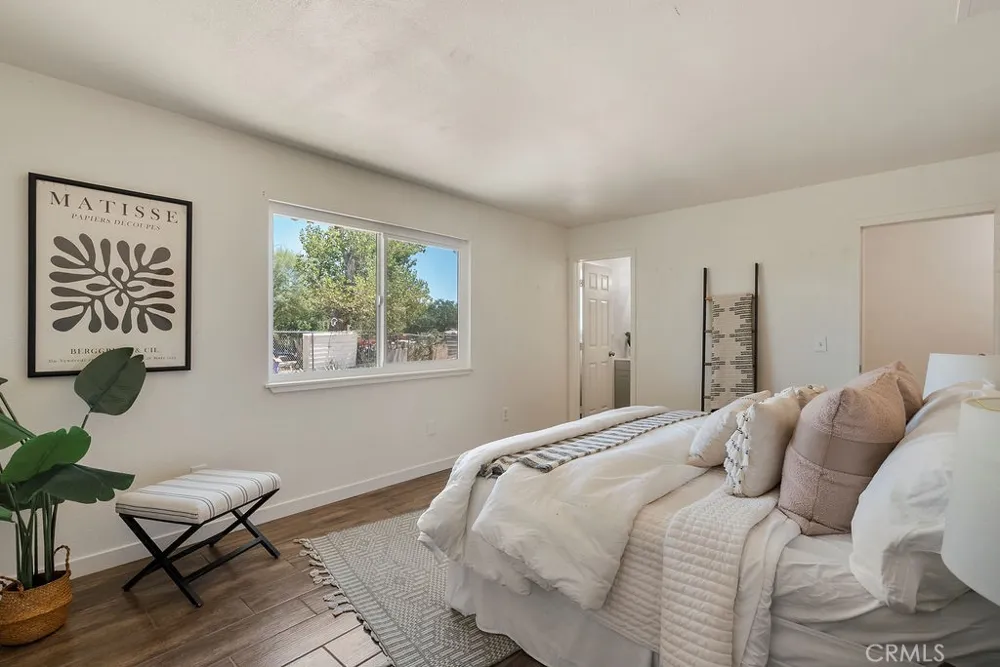 40104 166th Street E Lake Los Angeles, CA 93591