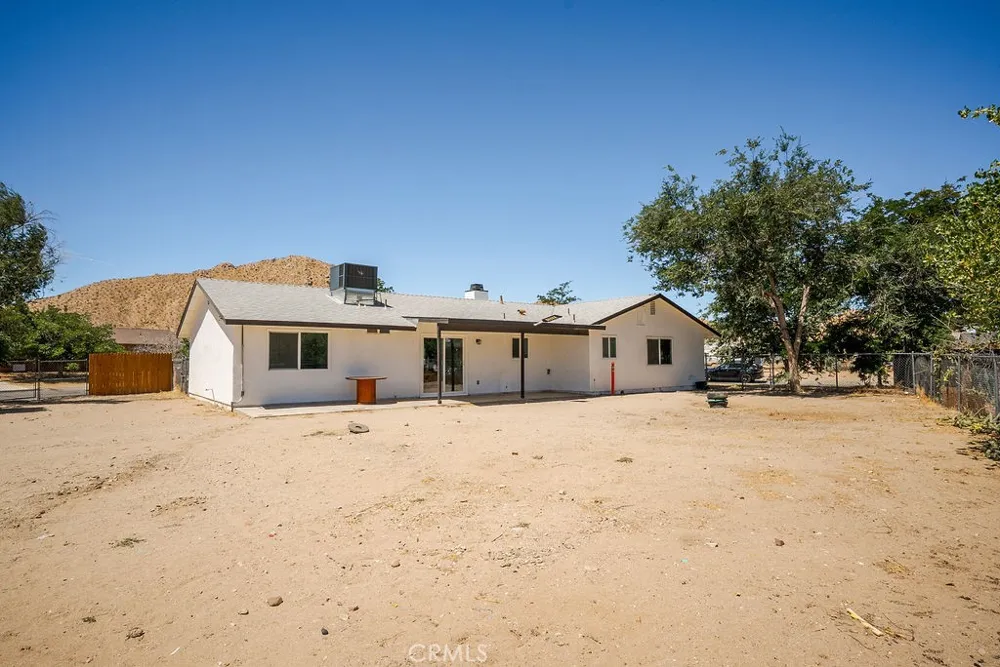 40104 166th Street E Lake Los Angeles, CA 93591
