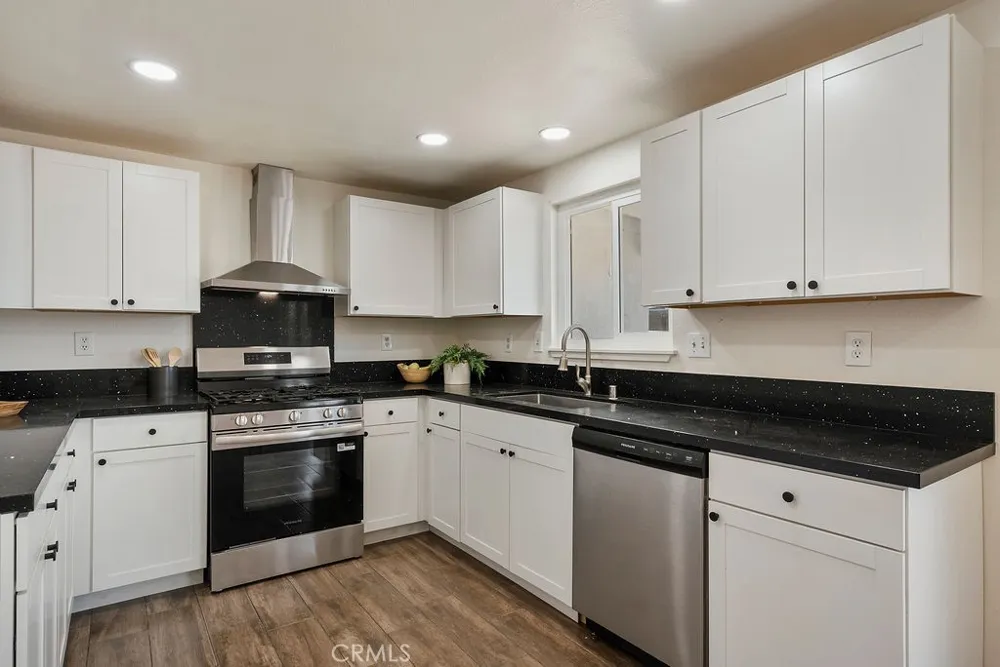 40104 166th Street E Lake Los Angeles, CA 93591