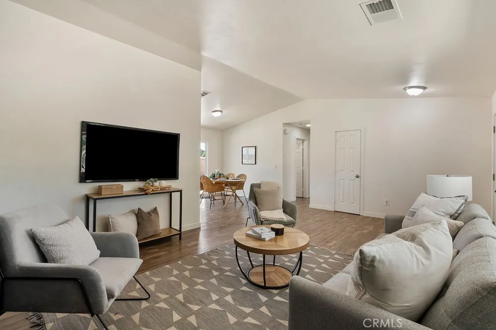 40104 166th Street E Lake Los Angeles, CA 93591