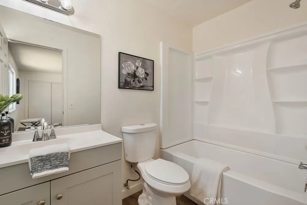 40104 166th Street E Lake Los Angeles, CA 93591