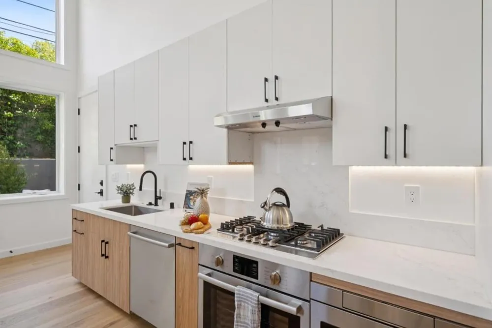 1433 Floribunda Avenue #1 Burlingame, CA 94010