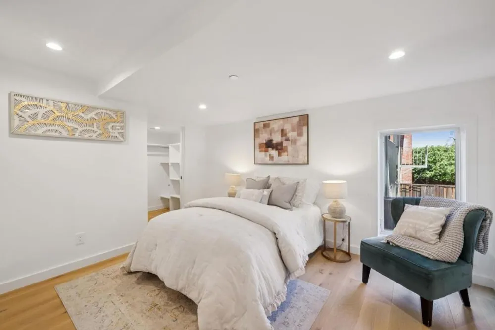 1433 Floribunda Avenue #1 Burlingame, CA 94010