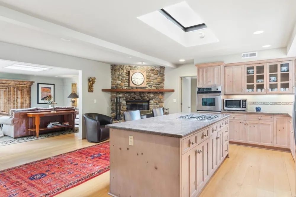 3369 Trevis Way Carmel, CA 93923