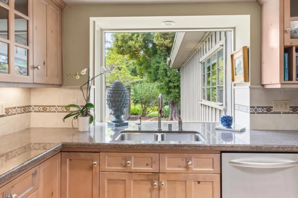3369 Trevis Way Carmel, CA 93923