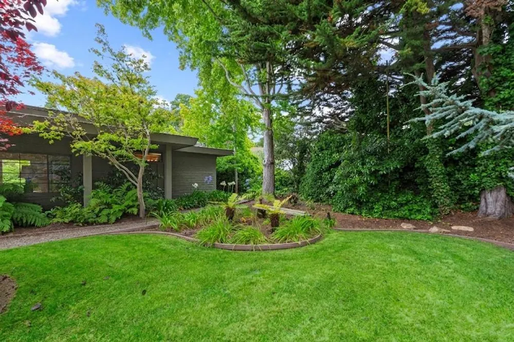 3369 Trevis Way Carmel, CA 93923