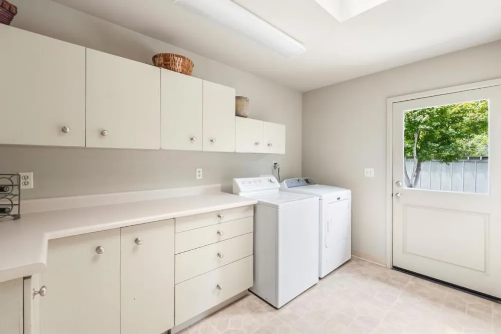 3369 Trevis Way Carmel, CA 93923