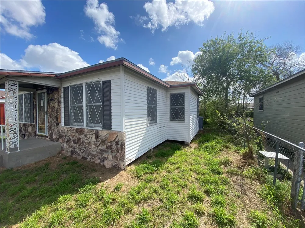 1002 Nandina Drive Corpus Christi, TX 78408
