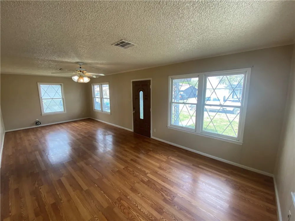 1002 Nandina Drive Corpus Christi, TX 78408