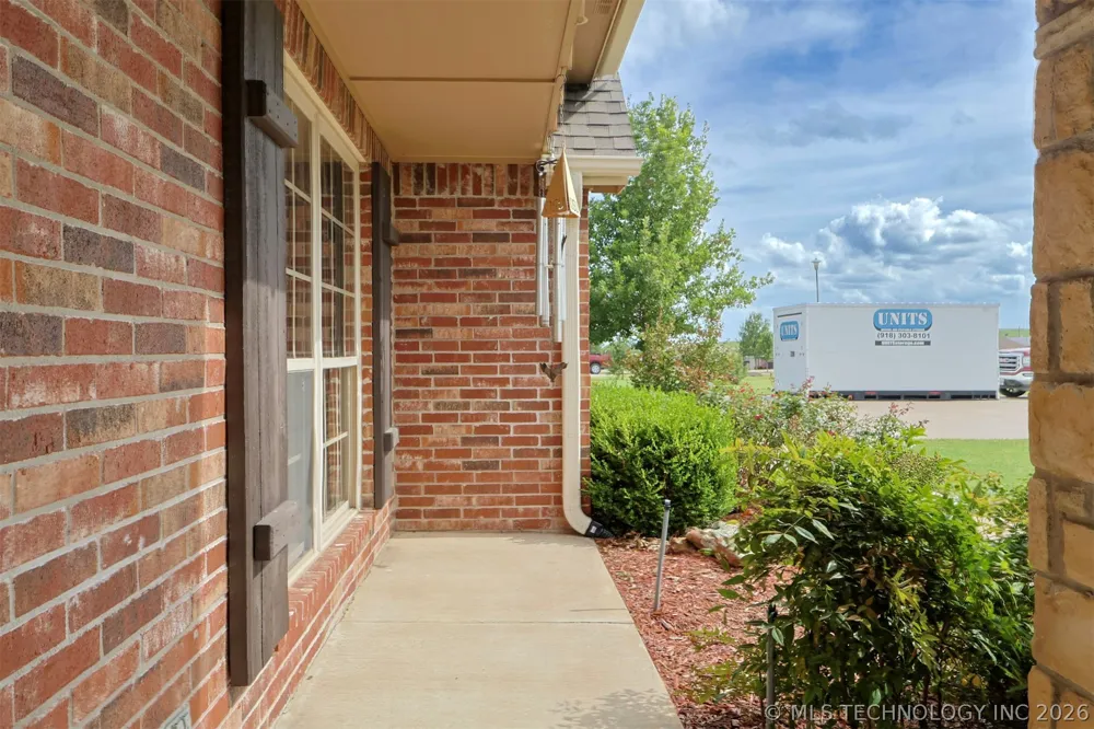 14391 Sandstone Avenue Skiatook, OK 74070