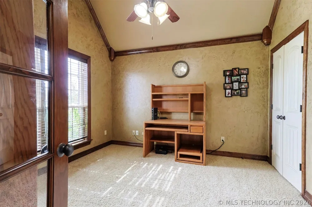14391 Sandstone Avenue Skiatook, OK 74070