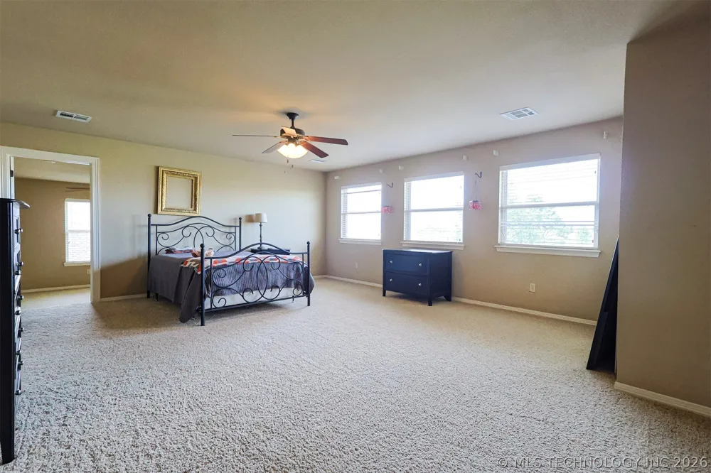 14391 Sandstone Avenue Skiatook, OK 74070