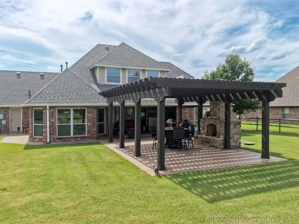 14391 Sandstone Avenue Skiatook, OK 74070