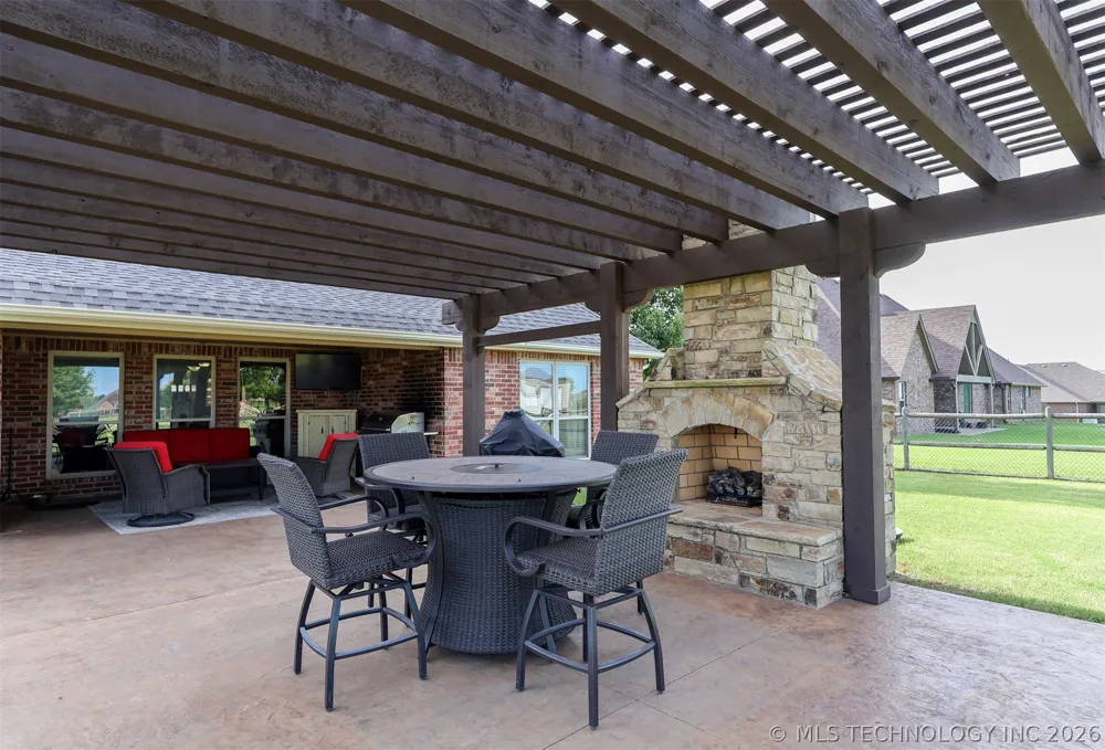 14391 Sandstone Avenue Skiatook, OK 74070