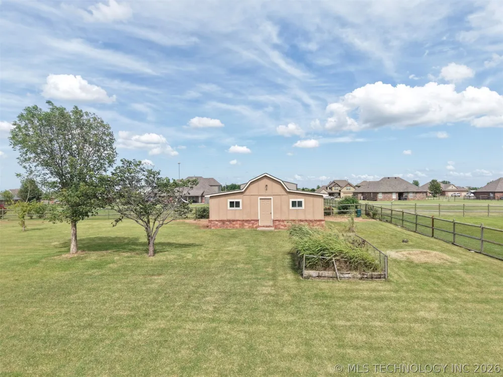 14391 Sandstone Avenue Skiatook, OK 74070