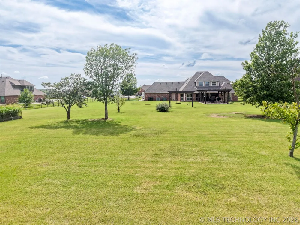 14391 Sandstone Avenue Skiatook, OK 74070