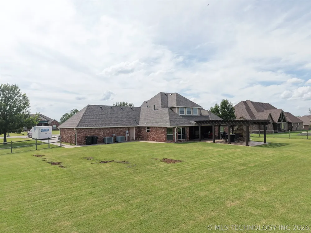14391 Sandstone Avenue Skiatook, OK 74070