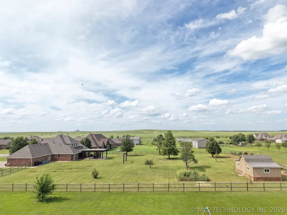 14391 Sandstone Avenue Skiatook, OK 74070