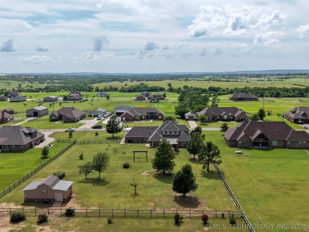 14391 Sandstone Avenue Skiatook, OK 74070