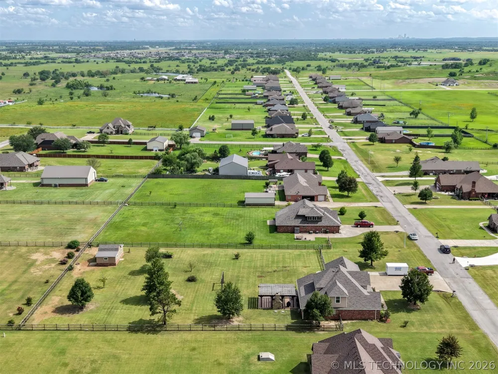 14391 Sandstone Avenue Skiatook, OK 74070