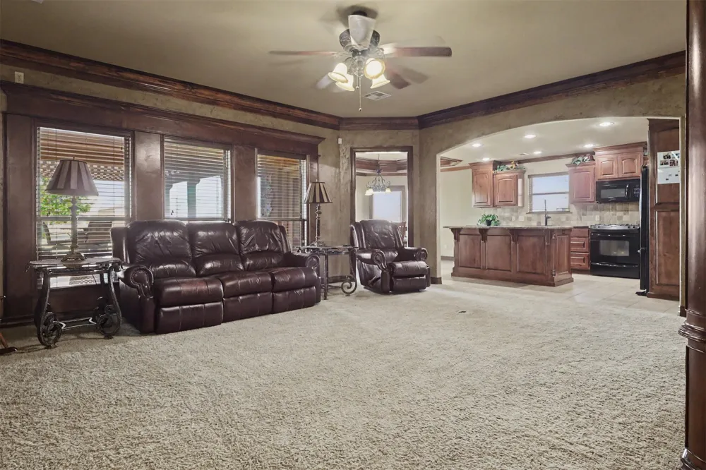 14391 Sandstone Avenue Skiatook, OK 74070