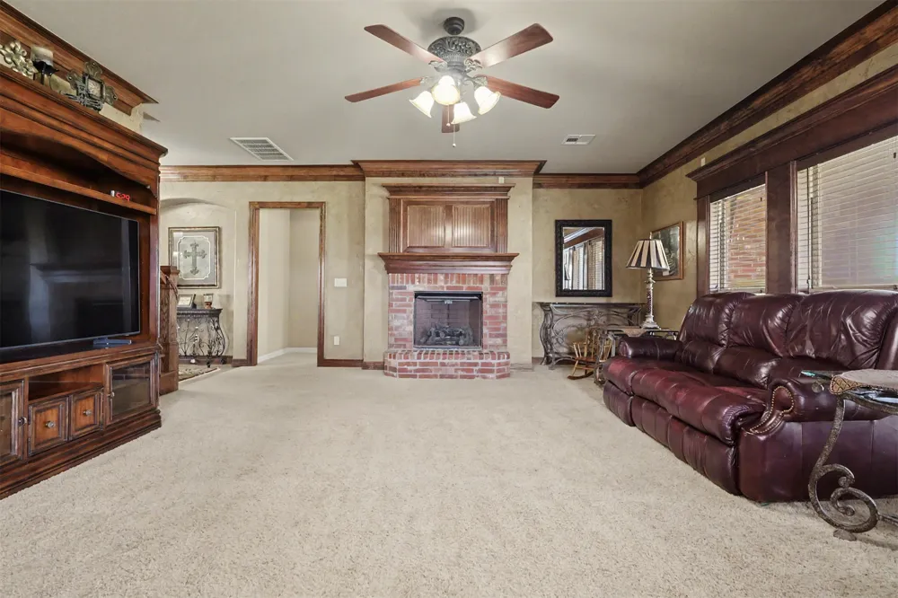 14391 Sandstone Avenue Skiatook, OK 74070