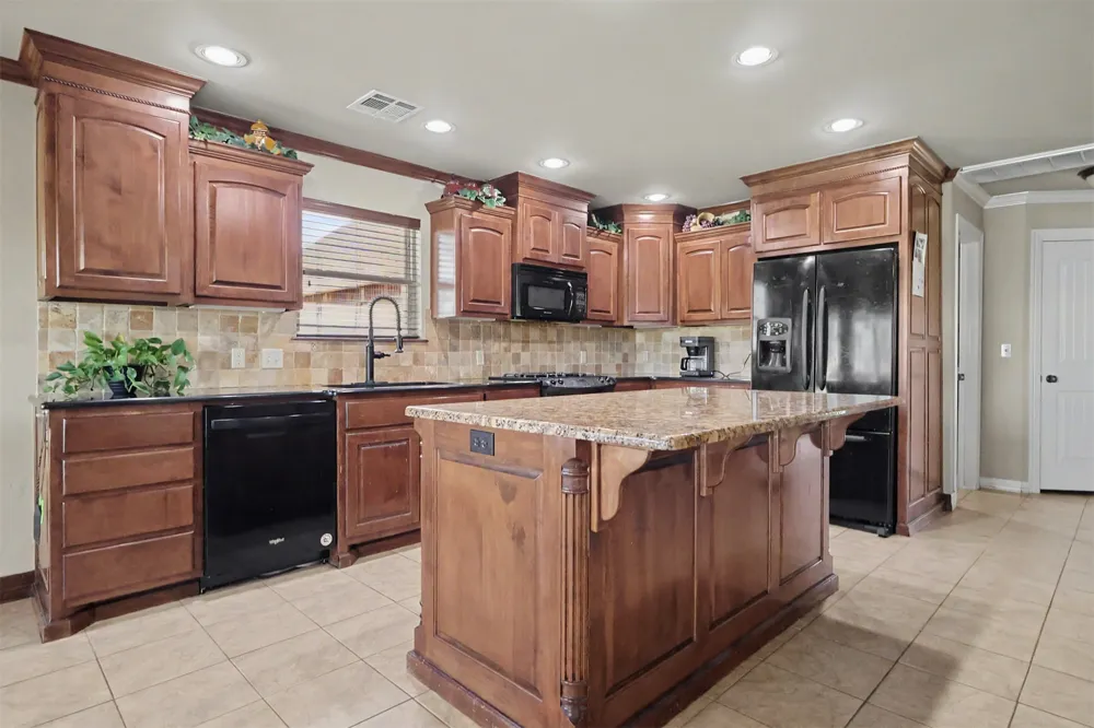 14391 Sandstone Avenue Skiatook, OK 74070