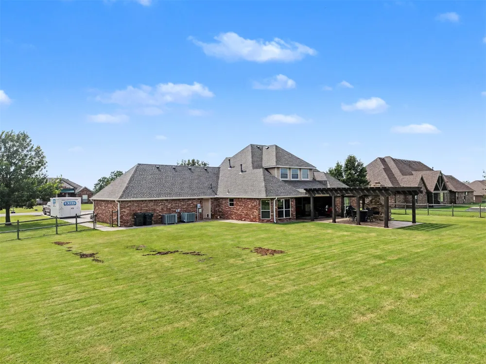 14391 Sandstone Avenue Skiatook, OK 74070