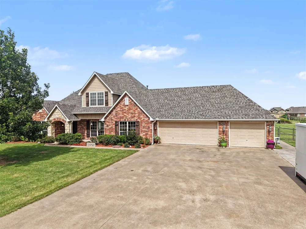 14391 Sandstone Avenue Skiatook, OK 74070