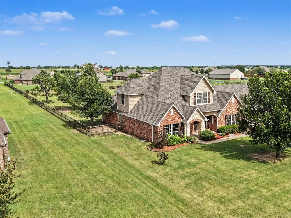 14391 Sandstone Avenue Skiatook, OK 74070