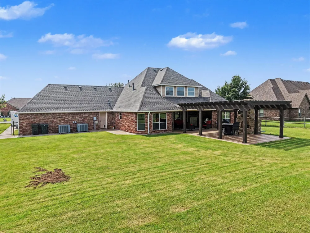 14391 Sandstone Avenue Skiatook, OK 74070
