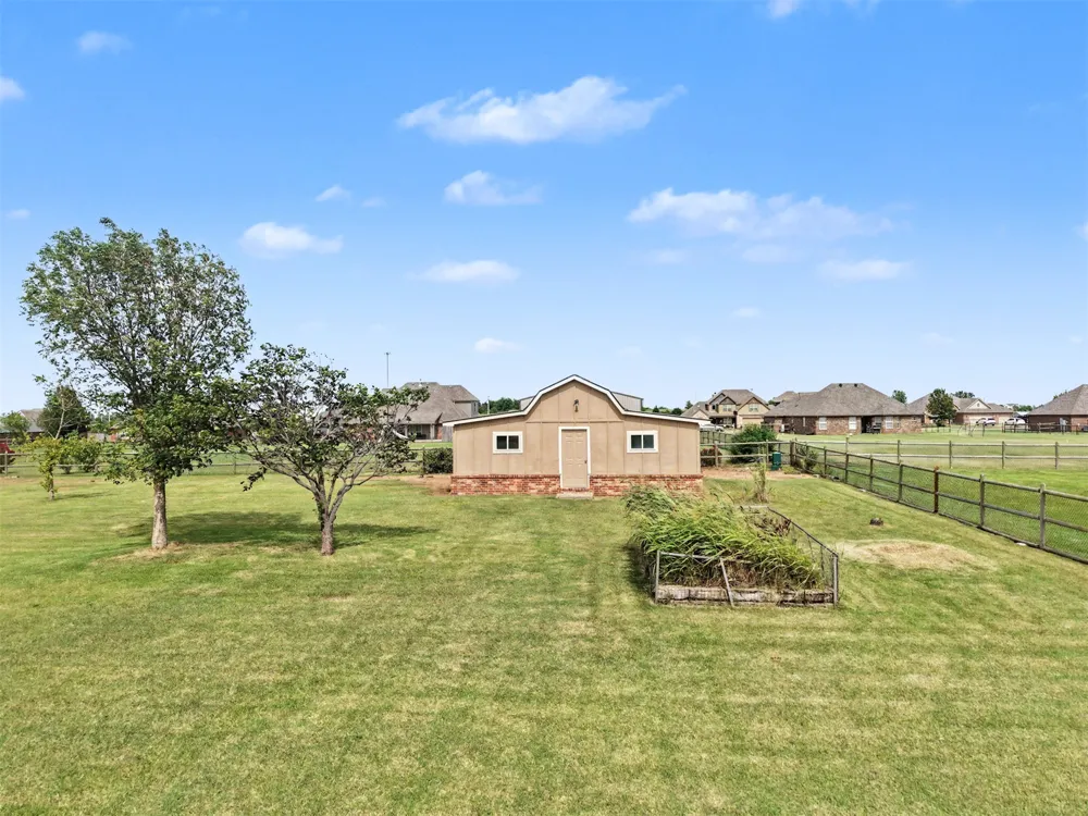 14391 Sandstone Avenue Skiatook, OK 74070