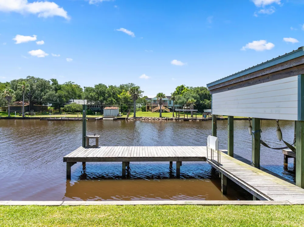 2777 Cr 291 Red Bend Road Sargent, TX 77414