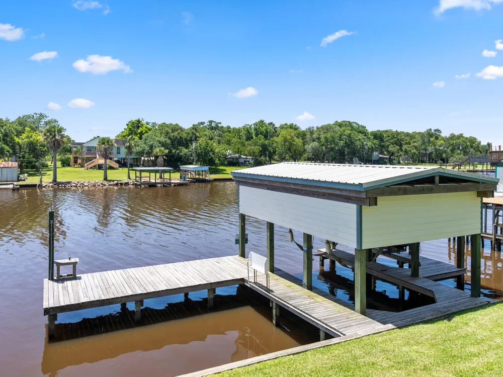 2777 Cr 291 Red Bend Road Sargent, TX 77414
