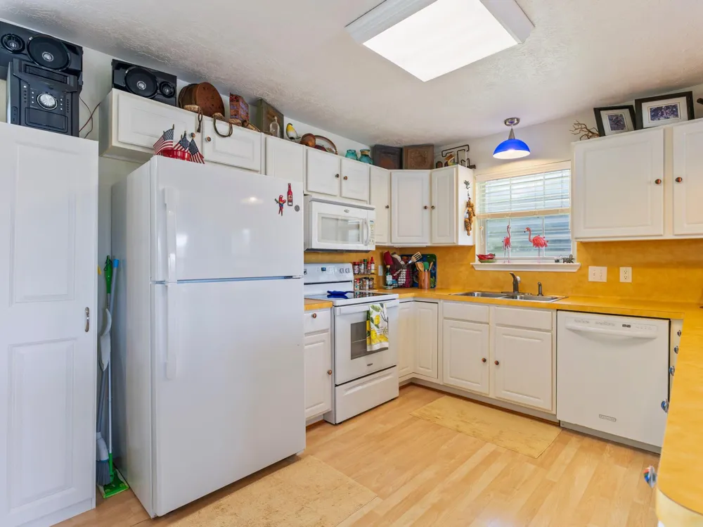 2777 Cr 291 Red Bend Road Sargent, TX 77414