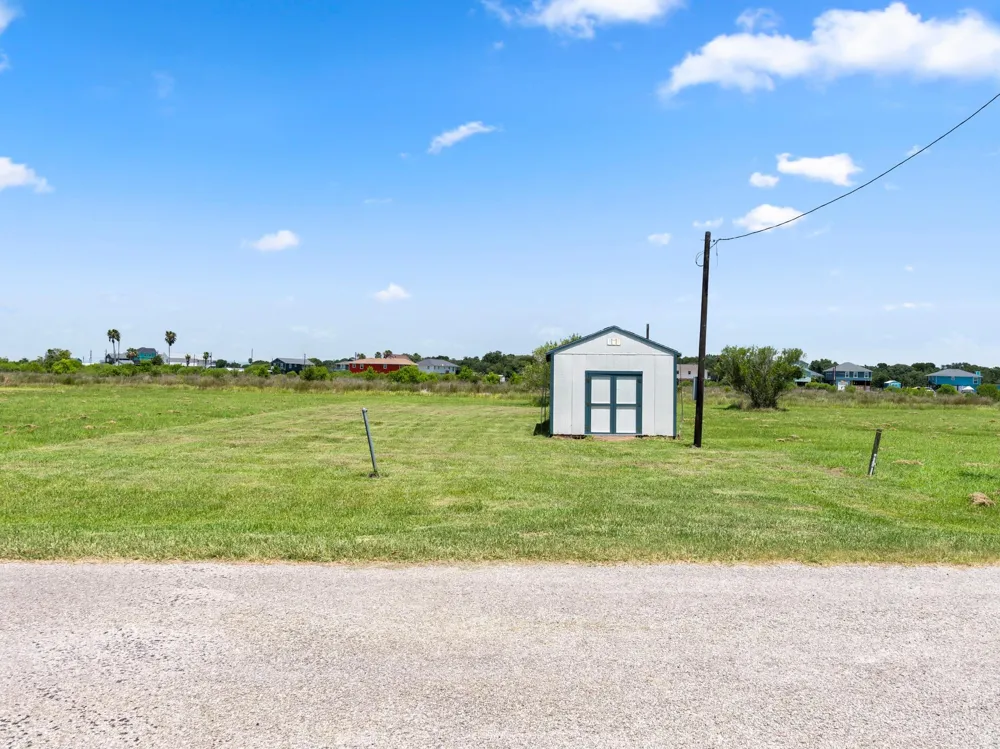 2777 Cr 291 Red Bend Road Sargent, TX 77414